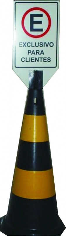 Cone de Sinalização em PVC 75 cm Altura Pr/Am com placa personalizada